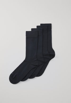 Paquete de cinco pares de calcetines azul marino oscuro con una textura suave, puños acanalados y un diseño simple, adecuados para uso casual o formal.