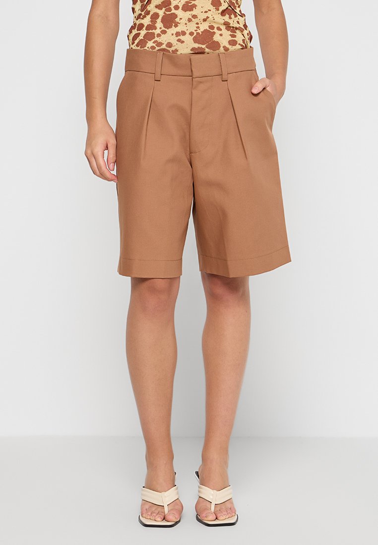 Nanushka Shorts bruin