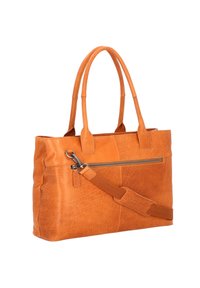 Oranje leren totebag met dubbele handvatten, een afneembare schouderriem en een voorvak met rits. Textuur oppervlakte met zichtbare naden.