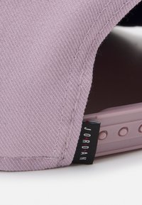Jordan PRO JUMPMAN SNAPBACK - Boné - plum fog/white