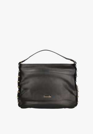 Sac à bandoulière en cuir noir avec des clous dorés le long des bords et une poignée unique, arborant un petit logo de marque doré à l'avant.