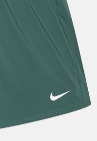 Nike Performance UNISEX - Pantalón corto de deporte - bicoastal/white