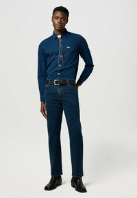 Wrangler TEXAS - Vaqueros rectos - blue oxide