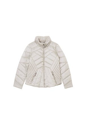 Veste matelassée gris clair avec un col montant, fermeture éclair à l'avant, deux poches latérales et motif en chevrons sur le tissu. Texture lisse.