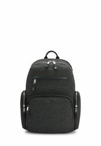 Zaino in tessuto nero con accessori metallici argentati, con più scomparti con zip e una finitura testurizzata. Presenta spallacci imbottiti e una maniglia superiore.