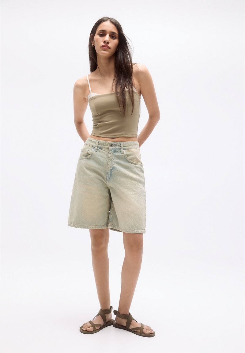 PULL&BEAR Top zandkleur PULL&BEAR Top zandkleur