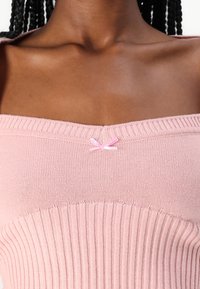 BDG Urban Outfitters Pulover - pink
