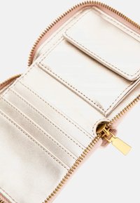 Guess - Portfel