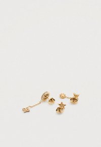 Χρυσά σκουλαρίκια με λουλουδένια σχέδια, συνδετήρα αλυσίδα και διακριτικές ακτίνες από διάφανα στρας. Τα σκουλαρίκια περιλαμβάνουν μοτίβα αστέρι και λουλούδι.