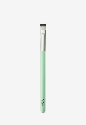 KIKO make-upkwast met een muntgroene handgreep, zilveren ferrule en platte, dichte haren voor een nauwkeurige applicatie.