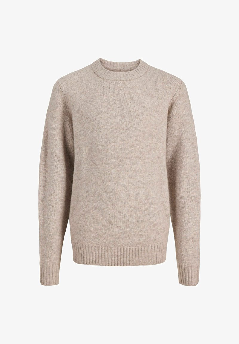 Pull beige en tricot avec un col ras du cou côtelé, des poignets et un ourlet côtelés, présenté de face avec des manches longues sur fond blanc.