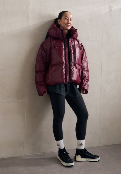 adidas by Stella McCartney TRUENATURE SHORT PADDED WINTER - Giacca invernale - shadow red