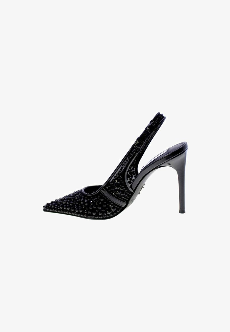 Scarpe con tacco alto slingback nere con punta affilata, strutturate con borchie in rilievo e dettagli lucidi. Il design è accentuato da aperture laterali.