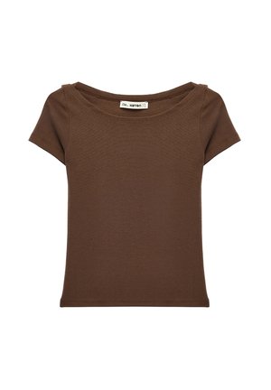 Brown short-sleeve fitted t-shirt with a wide round neckline and a small fabric label inside the collar.