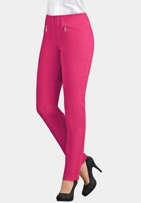 GOLDNER STRETCH LOUISA SUPER ELASTIC WITH ZIP POCKETS - Pantalon classique - pink