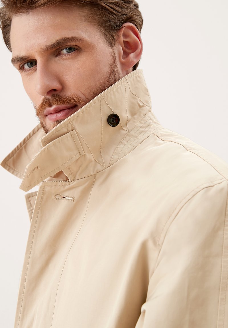 Herren Trenchcoats | s.Oliver ÉLÉGANT Trenchcoat beige - JV65058 Herren Trenchcoats | s.Oliver ÉLÉGANT Trenchcoat beige - JV65058