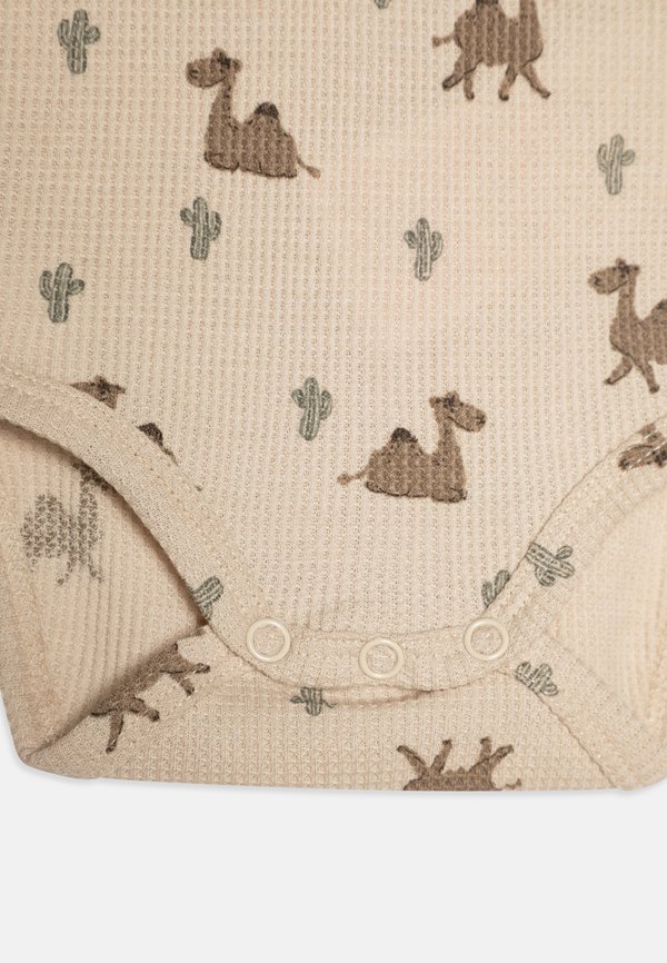 NBMJOHNSON - Body - peyote3