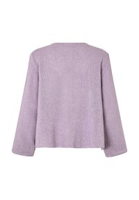 Lavendelstickad kofta med avslappnad passform, med långa ärmar och rak fåll. Texturen verkar mjuk och något strukturerad.