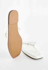 Next PEARL EFFECT TOE POST REGULAR WIDE FIT - Infradito - white