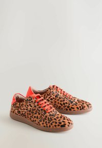 Unausgewählt, leopard