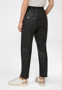 Ricano EMILIA - Leren broek - schwarz