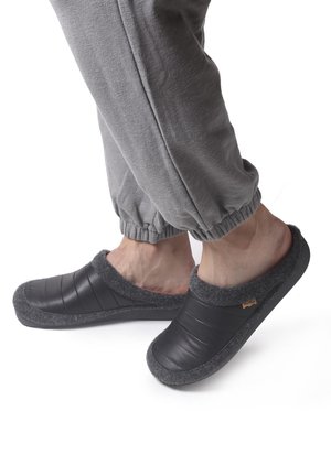 NORDI - Pantofole - black