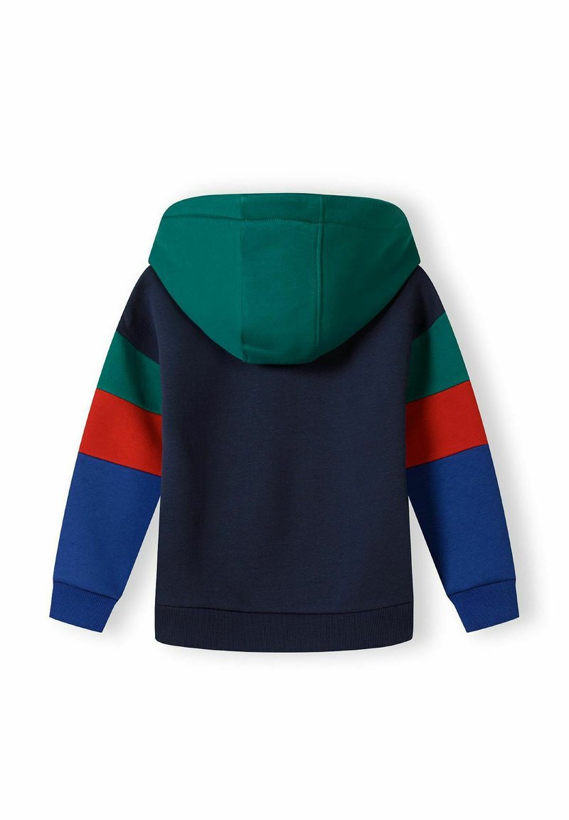 Bluza z kapturem o granatowym kolorze, zielonym kapturze i wielokolorowych paskach w odcieniach czerwieni i niebieskiego na rękawach. Miękka tkanina z ściągaczami przy mankietach.