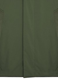 Giacca verde oliva in tessuto leggero, con apertura frontale, due tasche laterali e texture liscia. Design semplice.