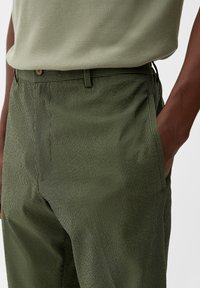 s.Oliver Chino - olivgrün