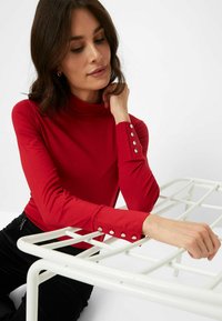 BRAX STYLE CAMILLA - Langærmet T-shirt - carmine