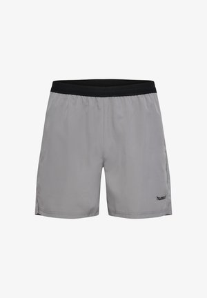 Szare krótkie spodenki sportowe męskie z elastycznym czarnym pasem i małym czarnym logo na dolnej części lewej nogi.