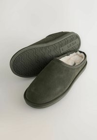 Next SIGNATURE-REGULAR FIT - Papucsszandálok - new khaki green