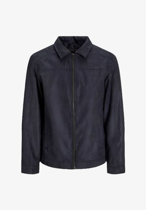 Mørkeblå jakke lavet af glat stof, med stående krave, fuld lynlås og lange ærmer med lige manchetter.