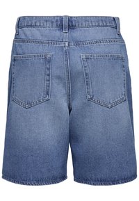 Denim kratke hlače v svetlo modri barvi z rahlo zbledelim videzom. Imajo dva zadnja žepa in šivano rob. Ravno krojenje s sproščenim fitom.