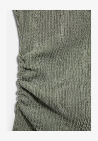 Non sélectionné, khaki