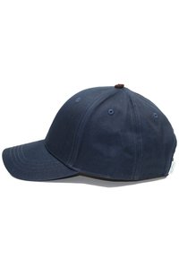 Marineblaue Baseballmütze aus schwerem Stoff, mit gebogenem Schirm, sechs-teiligen Design, gestickten Akzenten und einem kleinen Knopf oben.