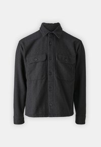 Ciemnoszara koszula-kurtka na guziki wykonana z teksturowanej tkaniny, z dwoma kieszeniami na piersi, spiczastym kołnierzem i długimi rękawami.