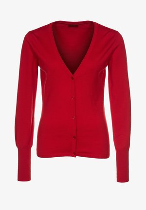 Czerwony cardigan dzianinowy z długimi rękawami, dekoltem w szpic i zapięciem na guziki z przodu. Gładka faktura i dopasowany krój. Brak wzorów lub dodatkowych akcentów.