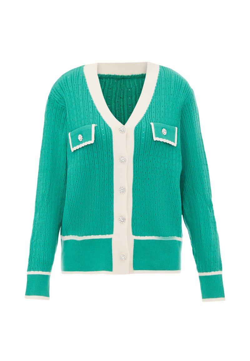 Zöld kötött kardigán krémszínű V-nyakkal, két elülső zsebbel, gyöngygombos díszítéssel, bordás mandzsettákkal és texturált mintázattal.