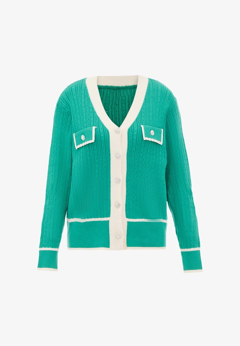 Zöld kötött kardigán krémszínű V-nyakkal, két elülső zsebbel, gyöngygombos díszítéssel, bordás mandzsettákkal és texturált mintázattal.