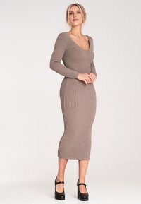 Figl Etuikleid - light brown