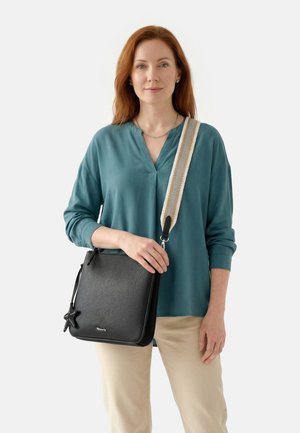 Tamaris UMHÄNGE KEA - Skuldertasker - black