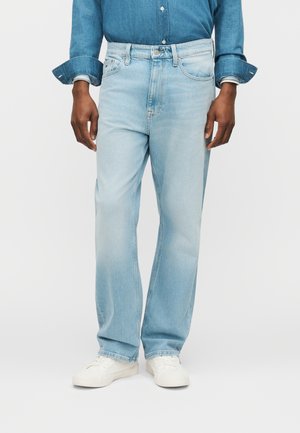 Tommy Jeans, OTIS REGULAR - Avar lõikega teksad - light blue denim
