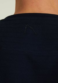 CHASIN' NORRIS - Marškinėliai su spaudiniu - dark blue