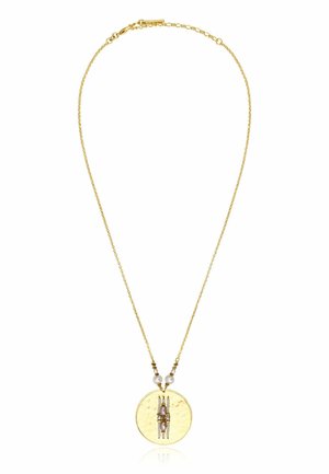 Collier en chaîne en or avec un pendentif rond en or martelé présentant un motif vertical de perles et de perles métalliques avec deux petites perles au-dessus.