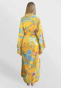 Be Sunset PARADISE KIMONO - Poletna jakna - yellow