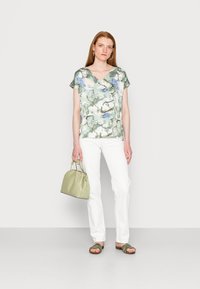 mine to five TOM TAILOR BLOUSE EASY SHAPE - Blusa - beige green marble design