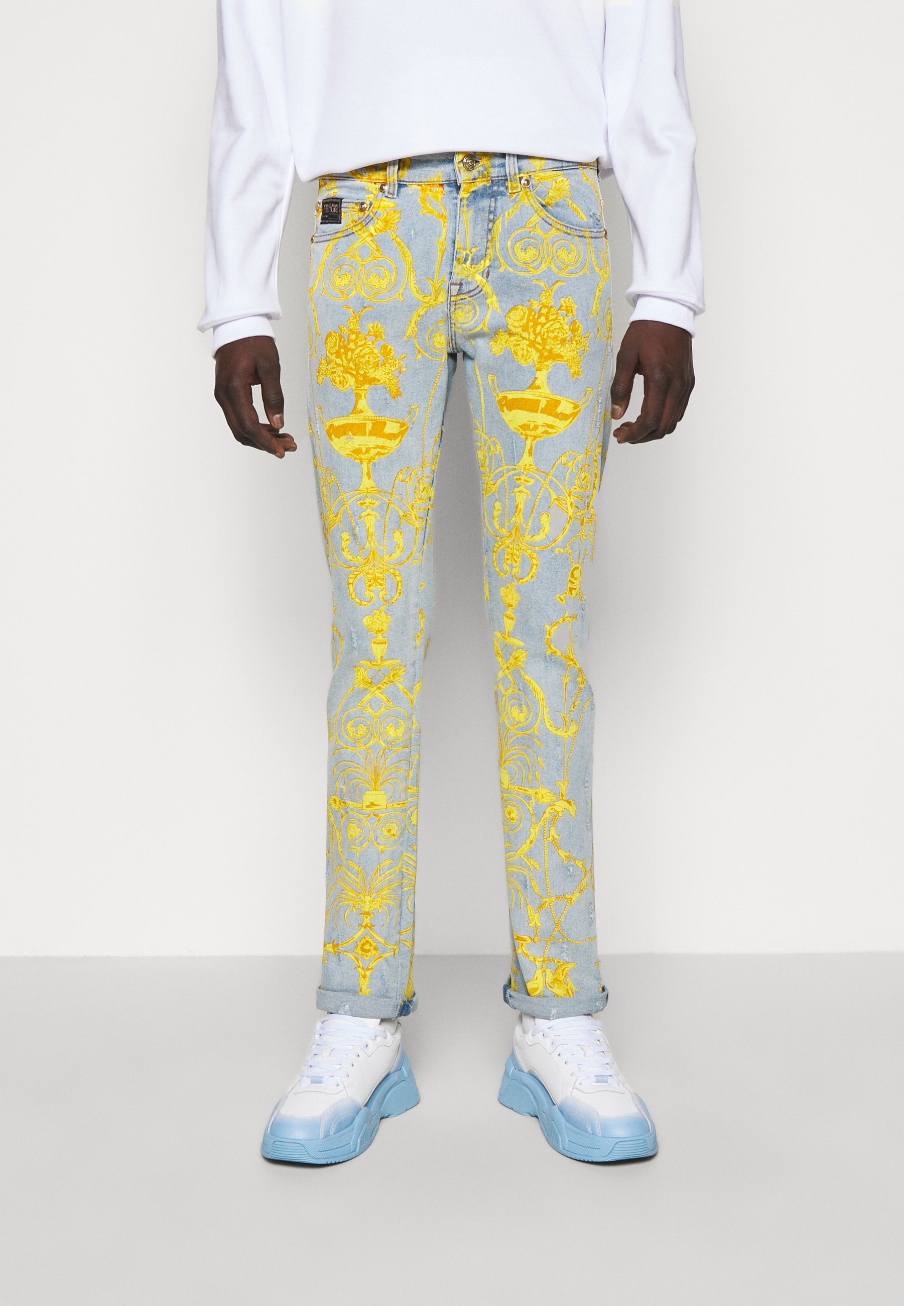 Versace Jeans Couture HARRY - Prigludę džinsai - light-blue denim/šviesiai  mėlyno džinso - Zalando.lt