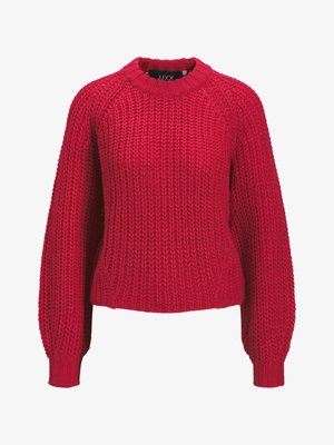 Der rote gestrickte Pullover hat einen klassischen Rundhalsausschnitt, lange Raglanärmel, gerippte Bündchen und eine strukturierte Webart.