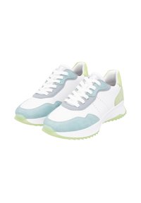 Sneakers con una parte superiore in pelle bianca e accenti in suede blu chiaro e verde. Suola spessa e testurizzata di colore verde chiaro con un battistrada a motivo.